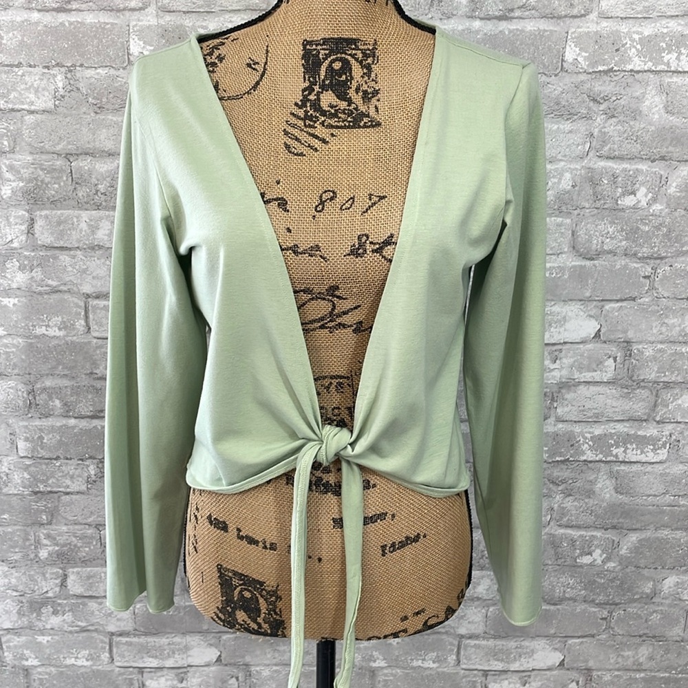 Weekend Clothesline Front Tie Shrug